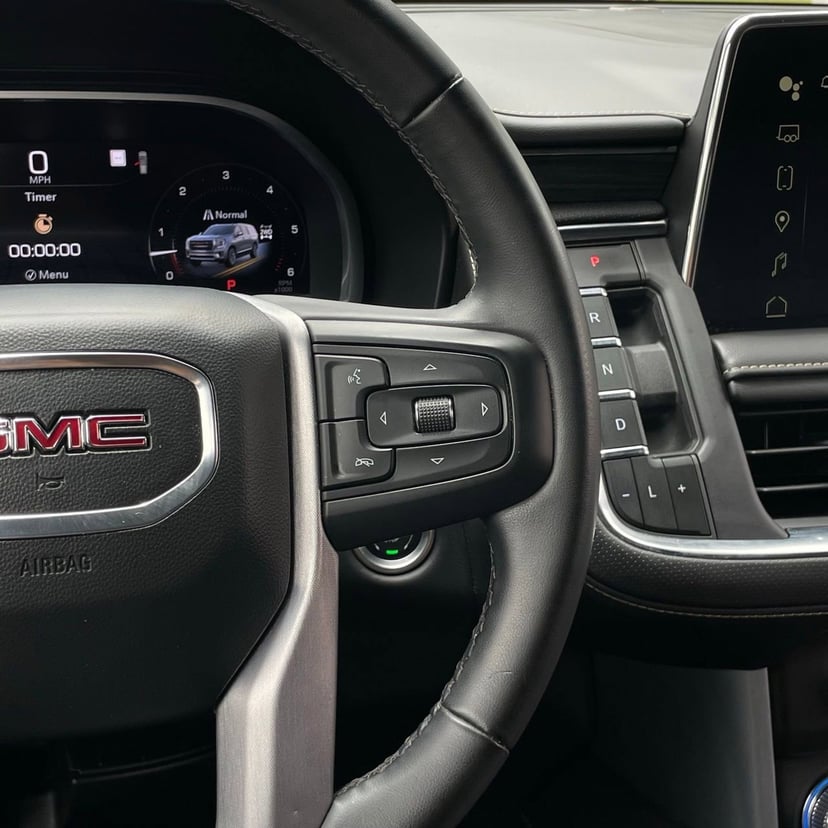 2023 GMC Yukon - Image 15