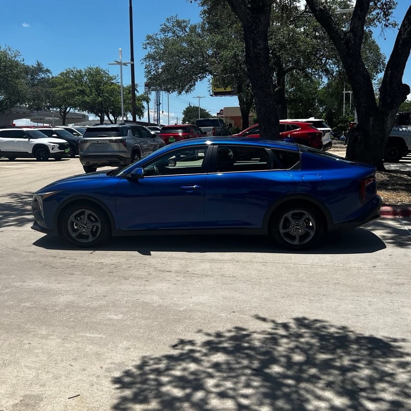 2025 Kia K4 - Image 2