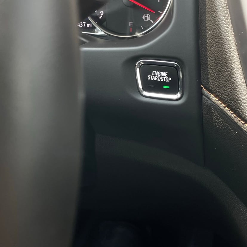 2023 GMC Acadia - Image 17