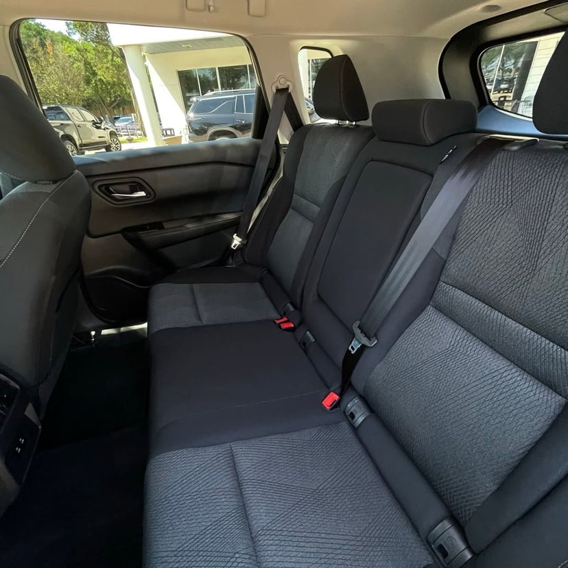 2025 Nissan Rogue - Image 23