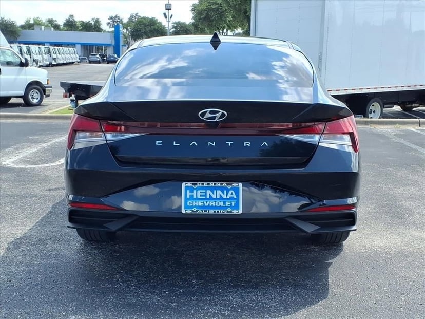 2023 Hyundai Elantra - Image 6