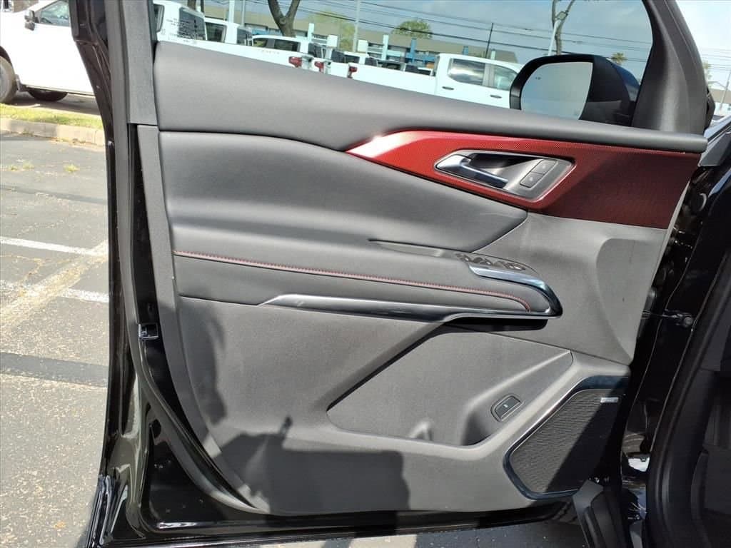 2026 Chevrolet Traverse - Image 13