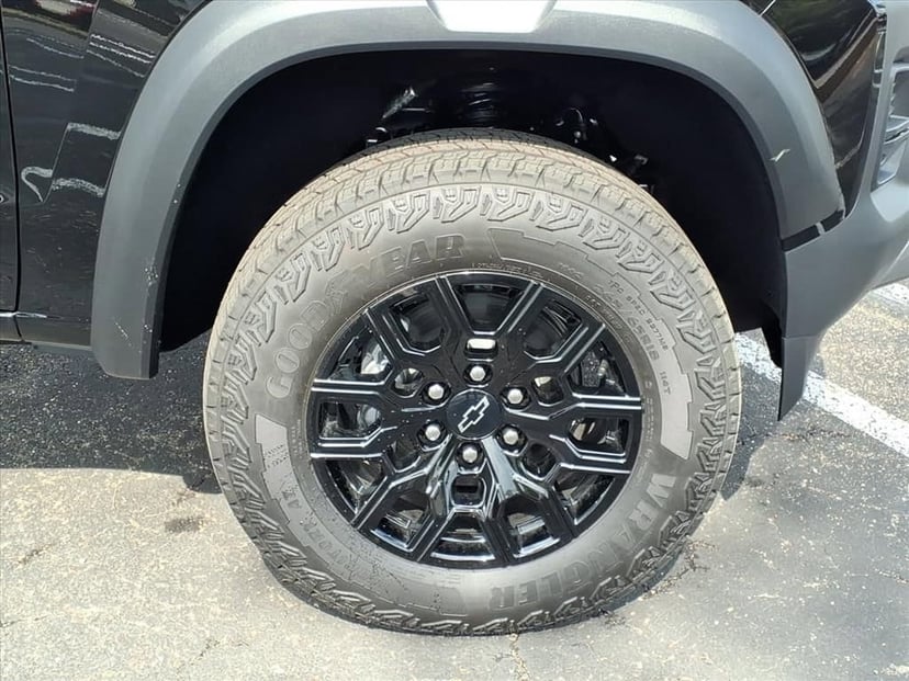2026 Chevrolet Colorado - Image 4