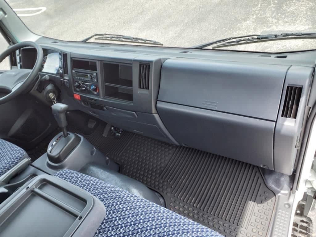 2025 Chevrolet Low Cab Forward 4500 HG - Image 9
