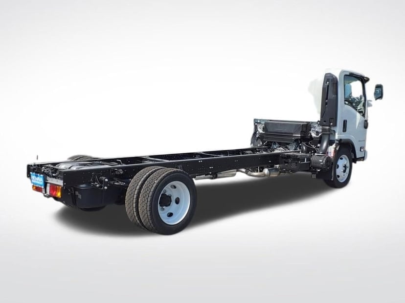 2025 Chevrolet Low Cab Forward 4500 HG - Image 4