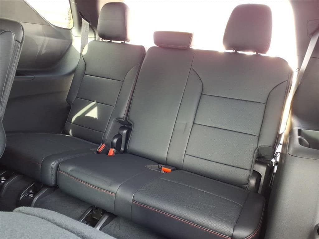 2026 Chevrolet Traverse - Image 12