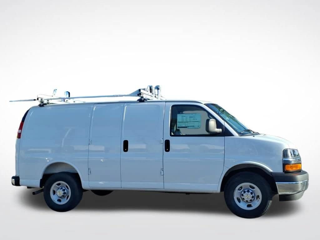 2026 Chevrolet Express Cargo - Image 1