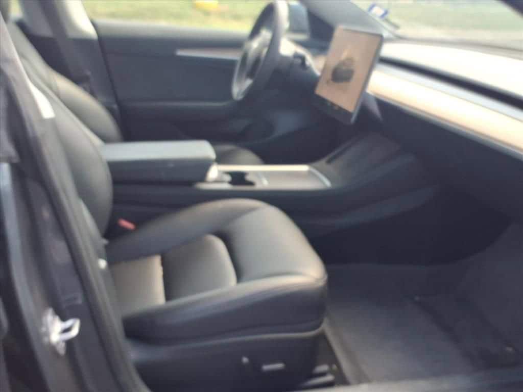 2023 Tesla Model 3 - Image 18