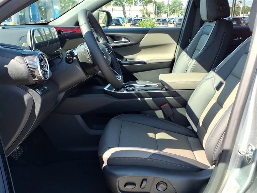 2026 Chevrolet Equinox - Image 13