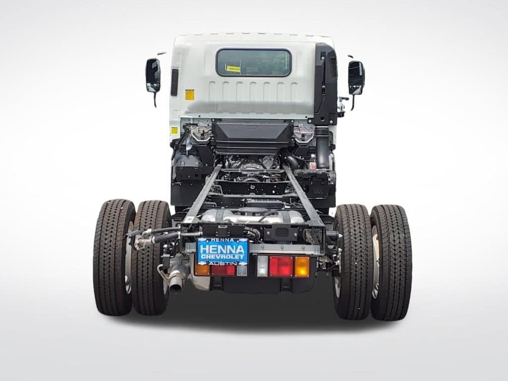 2025 Chevrolet Low Cab Forward 5500 XG - Image 5