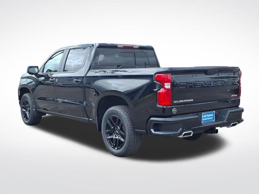 2026 Chevrolet Silverado 1500 - Image 3