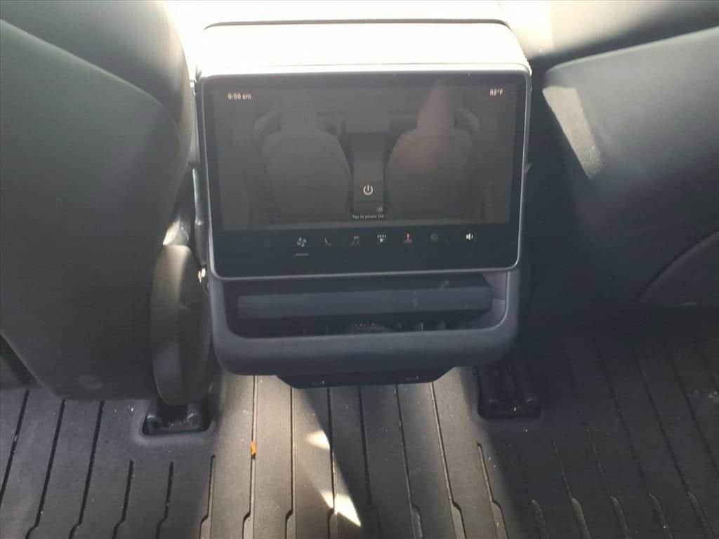 2025 Tesla Model 3 - Image 21