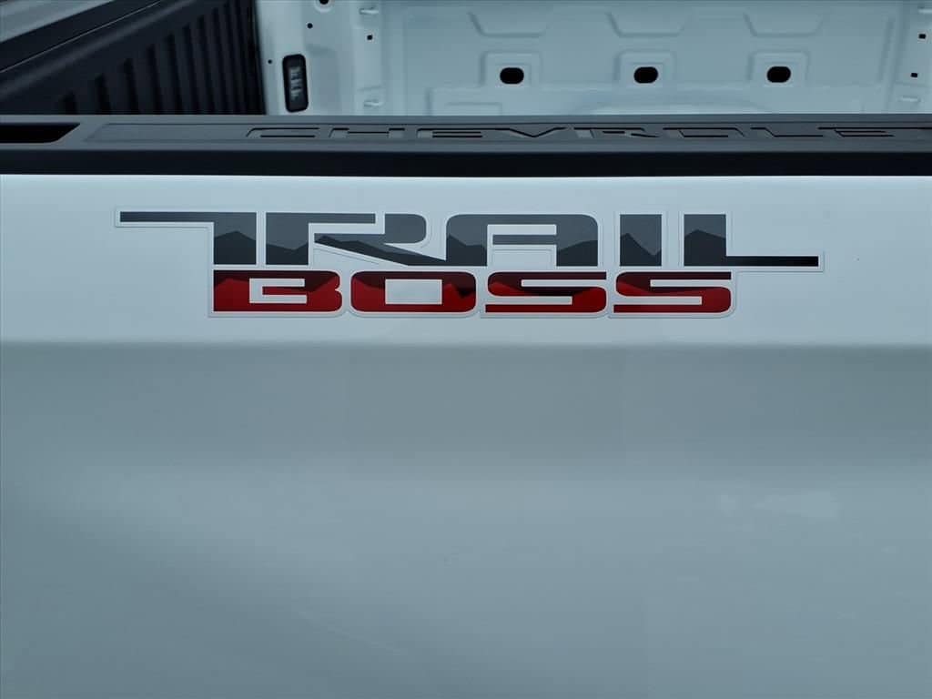 2026 Chevrolet Silverado 1500 - Image 12