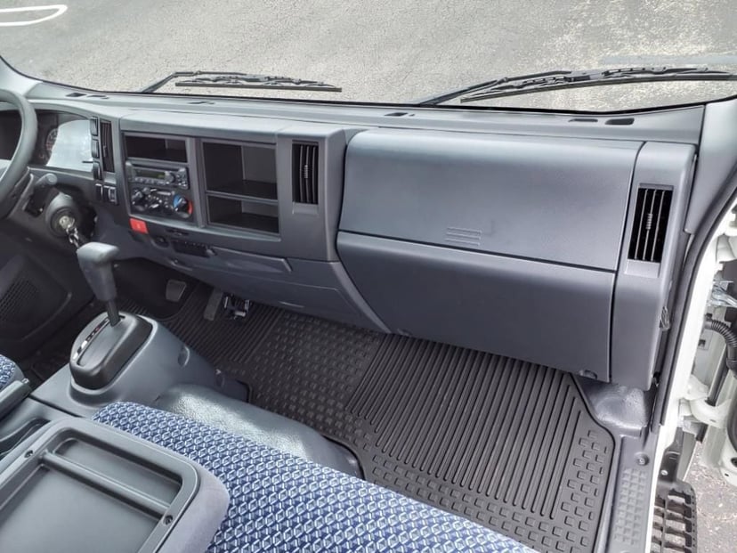 2025 Chevrolet Low Cab Forward 4500 HG - Image 9