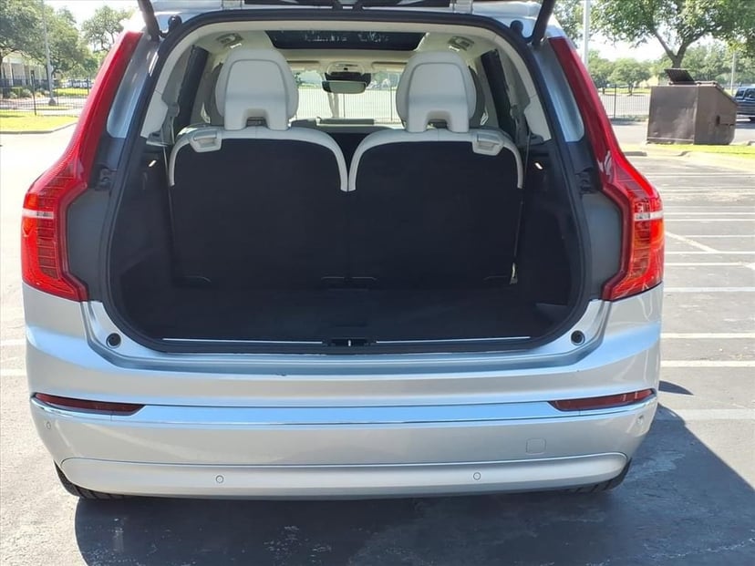 2022 Volvo XC90 - Image 12