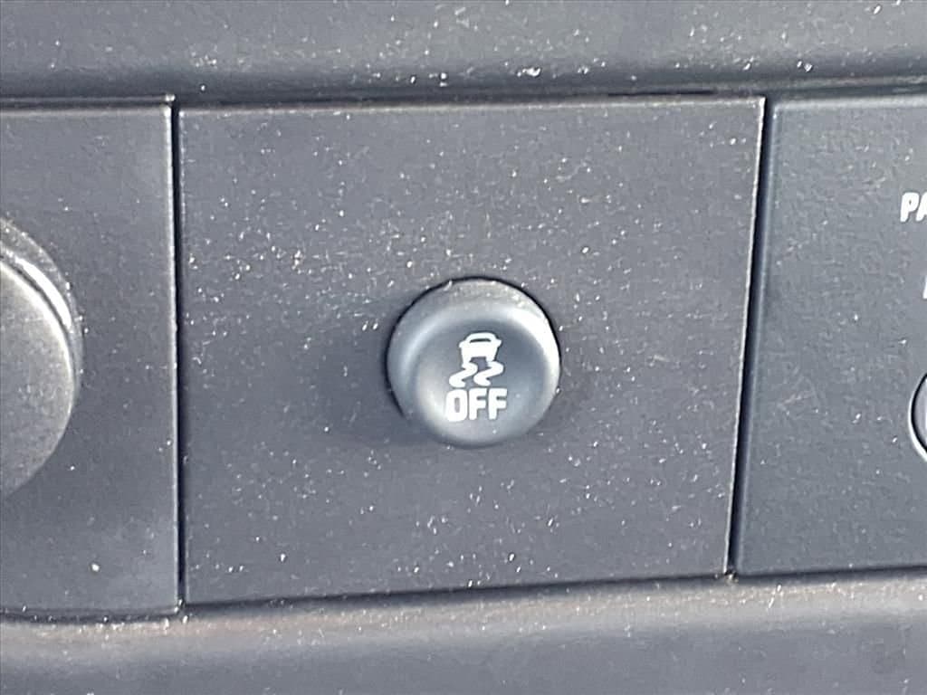 2025 Chevrolet Express Cutaway 3500 - Image 11