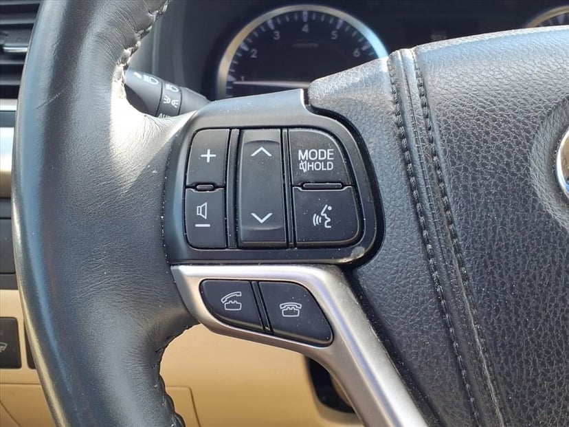 2014 Toyota Highlander - Image 21