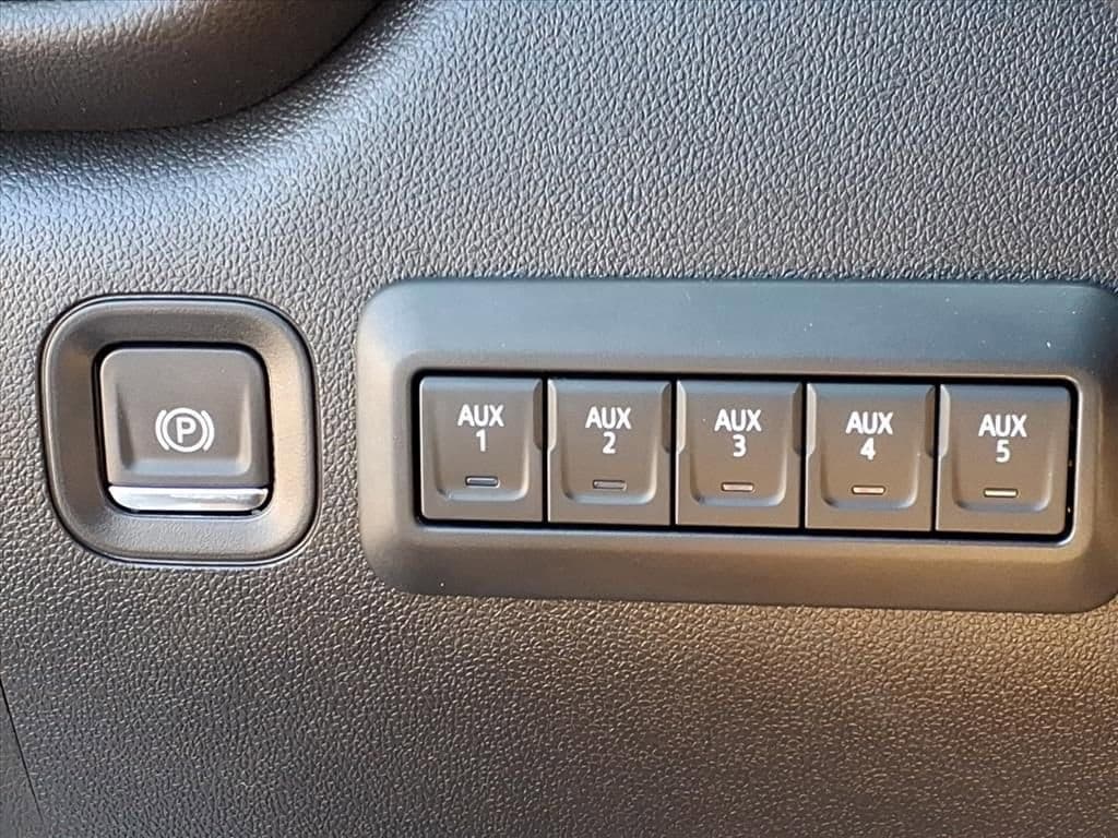 2026 Chevrolet Silverado 3500 HD Chassis Cab - Image 15