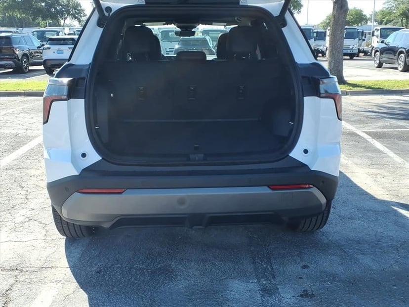 2026 Chevrolet Equinox - Image 12
