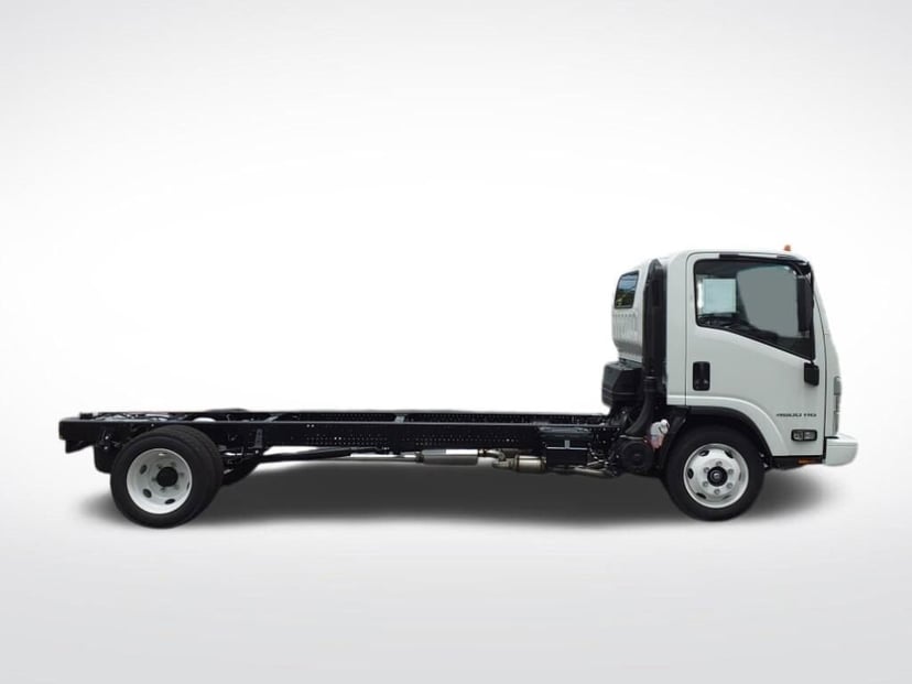 2025 Chevrolet Low Cab Forward 4500 HG - Image 3