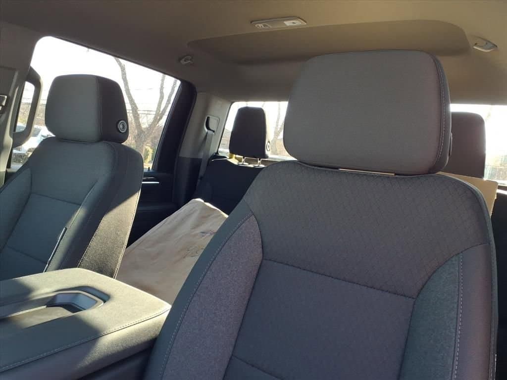 2026 Chevrolet Silverado 3500 HD Chassis Cab - Image 21