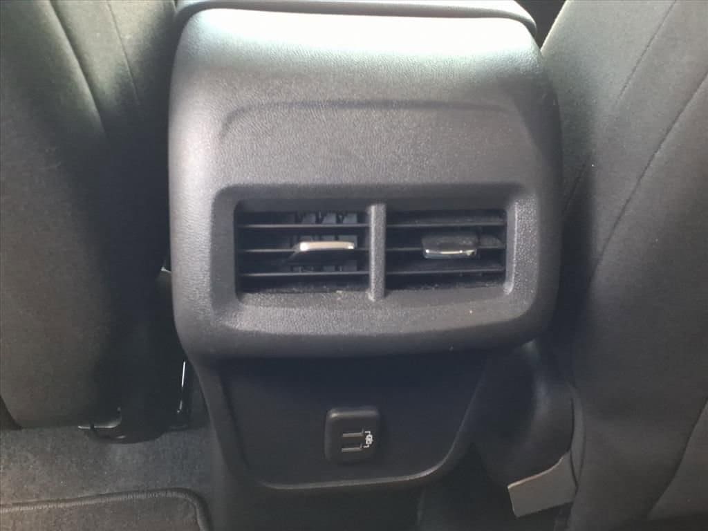 2022 Chevrolet Equinox - Image 18