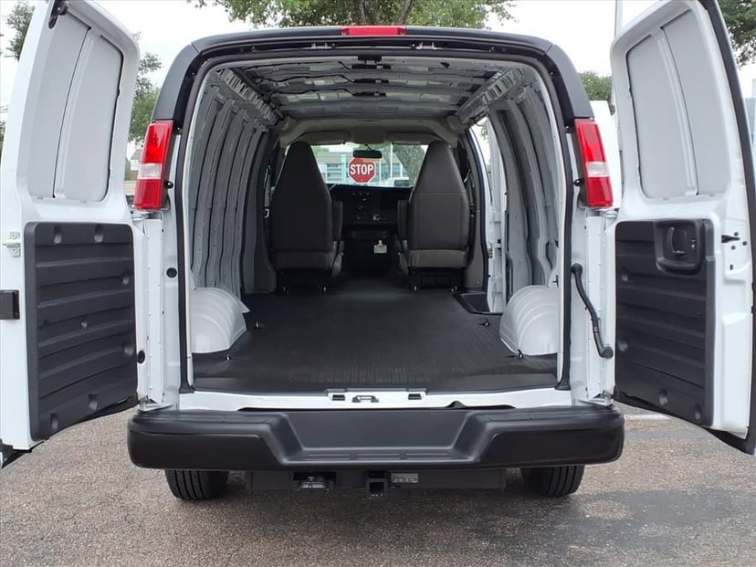 2026 Chevrolet Express Cargo - Image 14