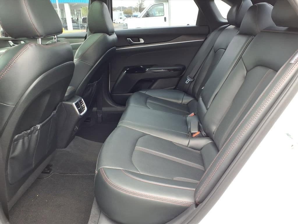 2023 Kia K5 - Image 17