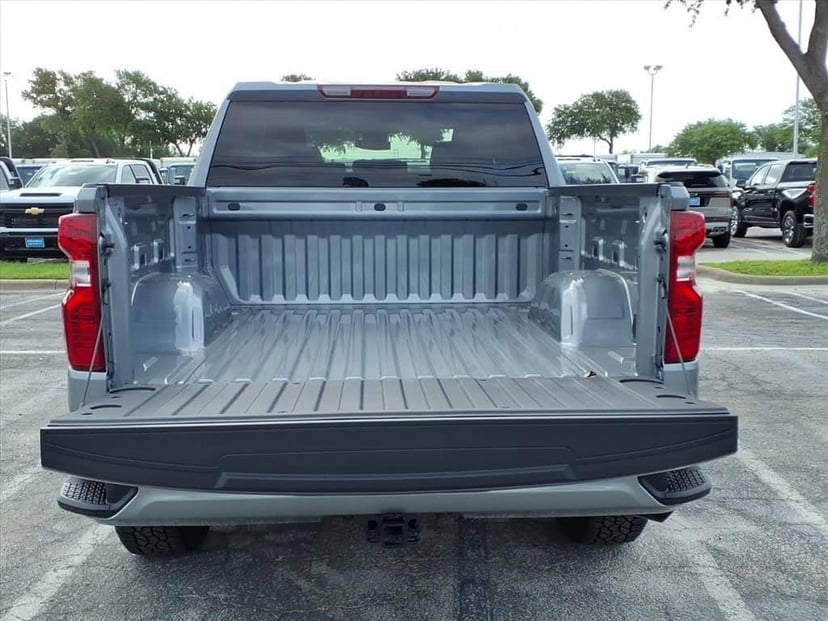 2026 Chevrolet Silverado 1500 - Image 10