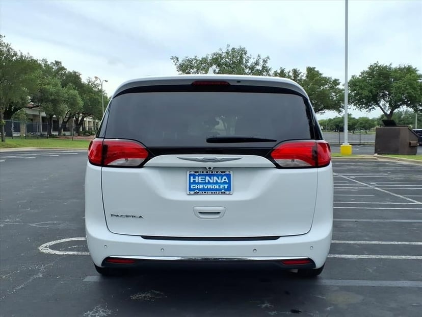 2017 Chrysler Pacifica - Image 7