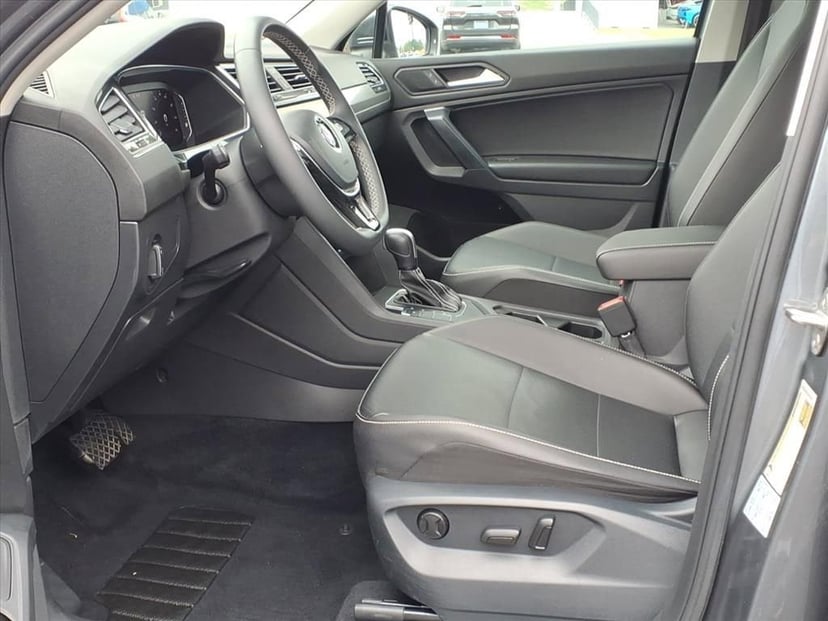 2021 Volkswagen Tiguan - Image 20