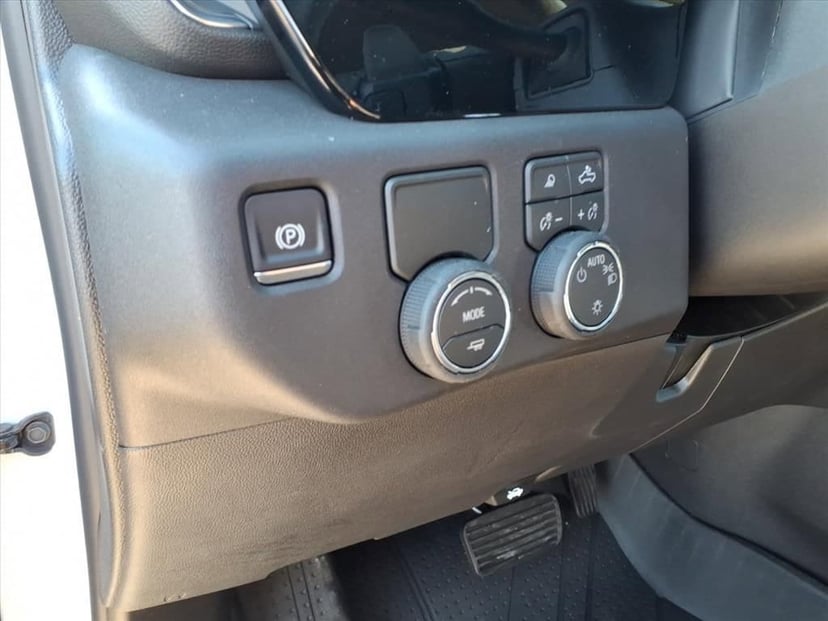 2026 Chevrolet Silverado 1500 - Image 5