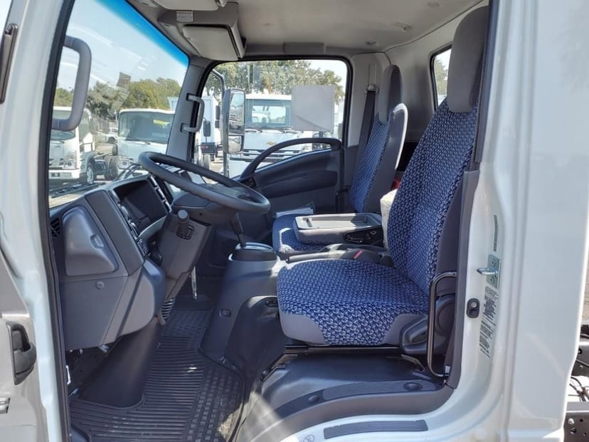 2025 Chevrolet Low Cab Forward 4500 HG - Image 7