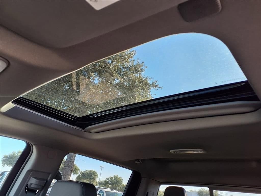 2026 Chevrolet Silverado 1500 - Image 9