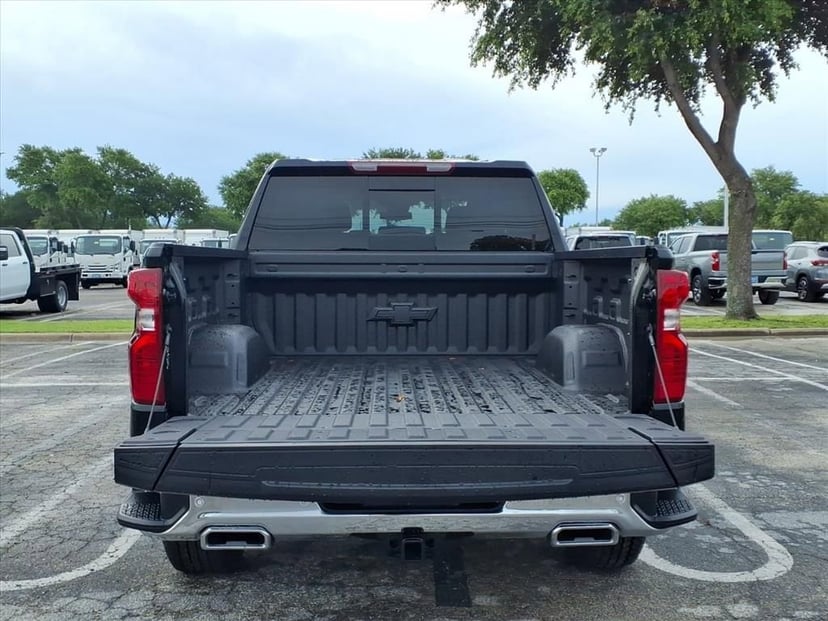 2026 Chevrolet Silverado 1500 - Image 11