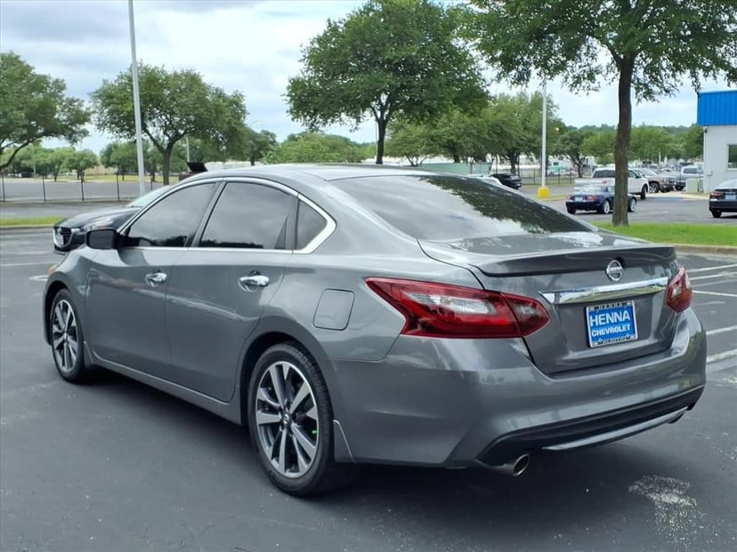 2017 Nissan Altima - Image 7