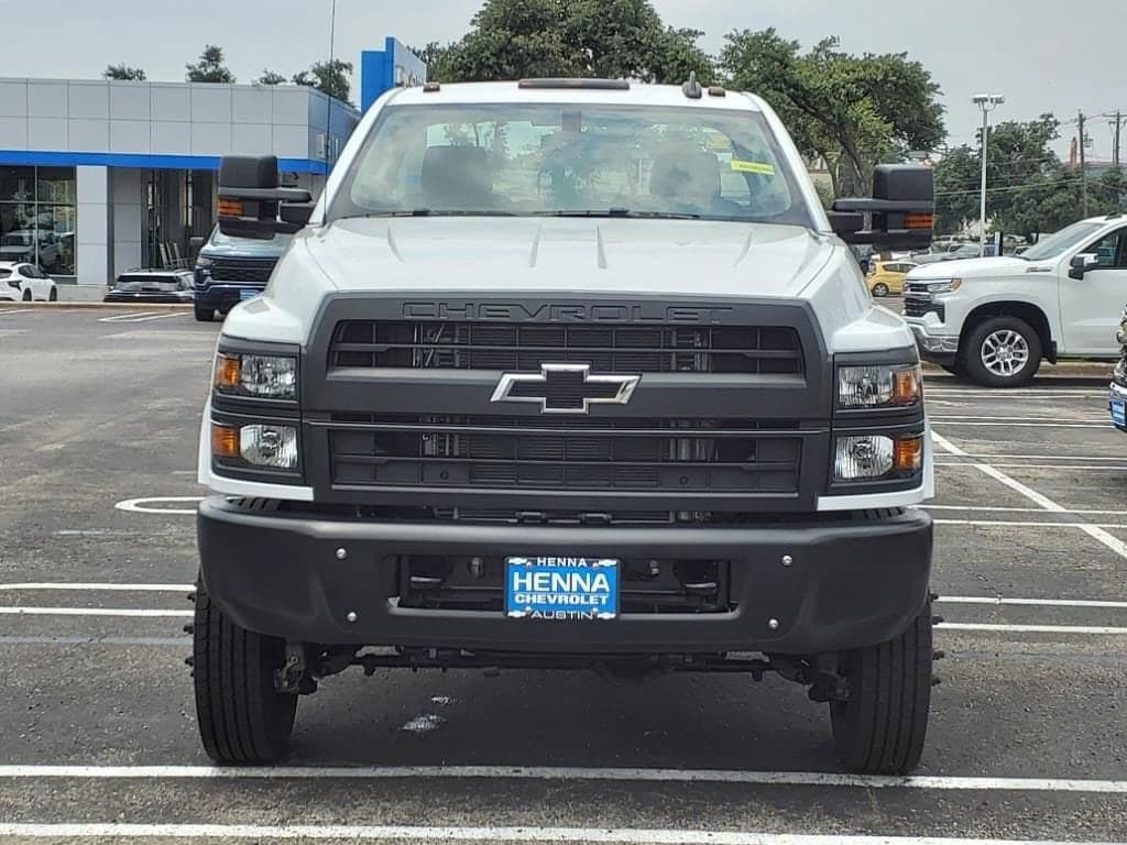 2024 Chevrolet Silverado 5500 HD - Image 2