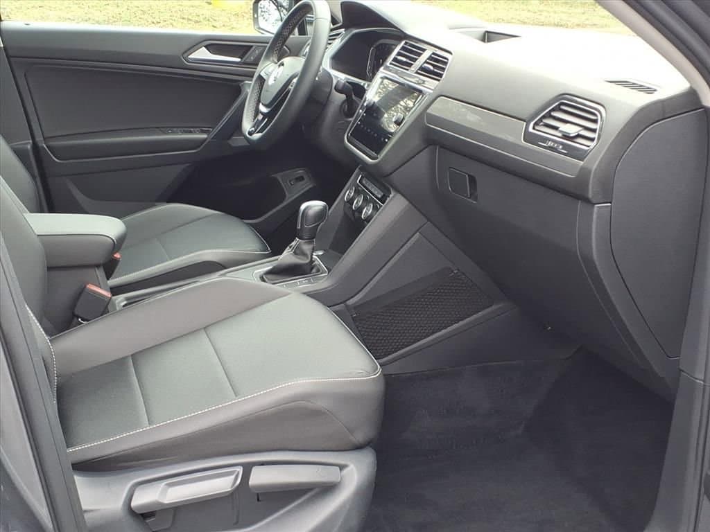 2021 Volkswagen Tiguan - Image 22