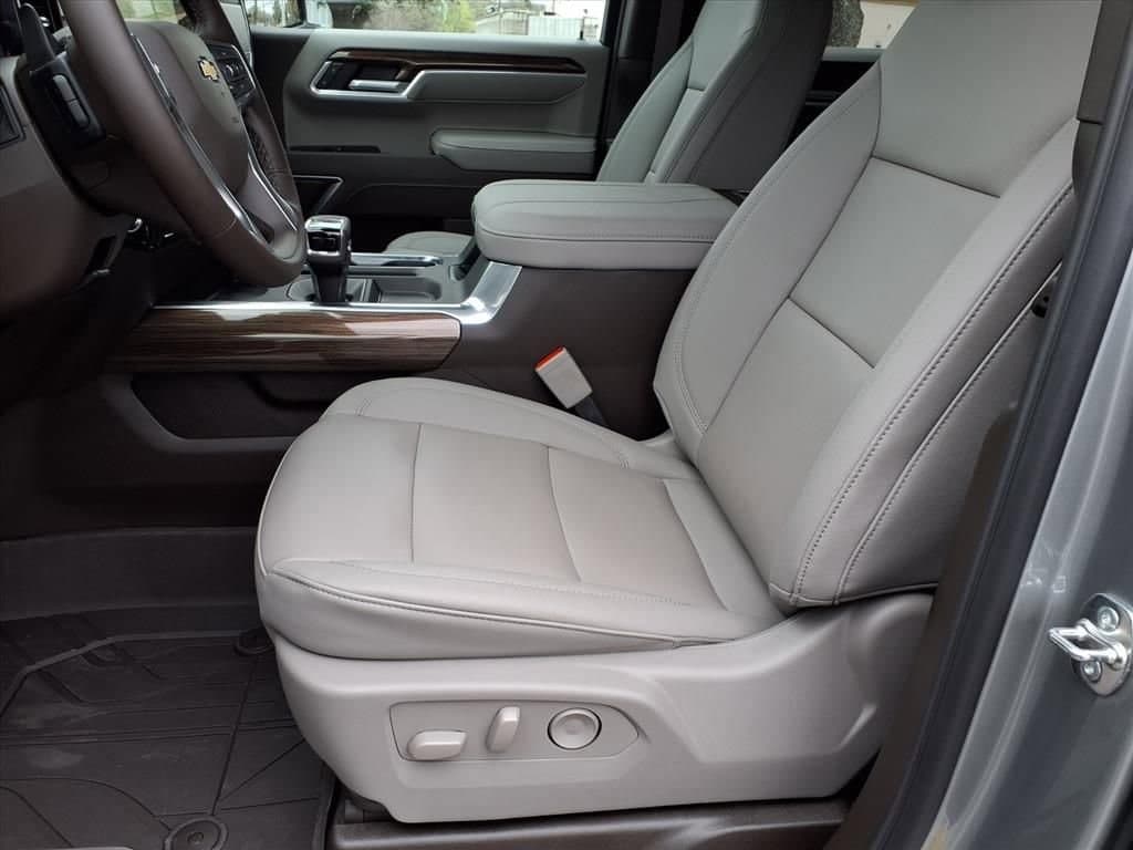 2026 Chevrolet Silverado 1500 - Image 8