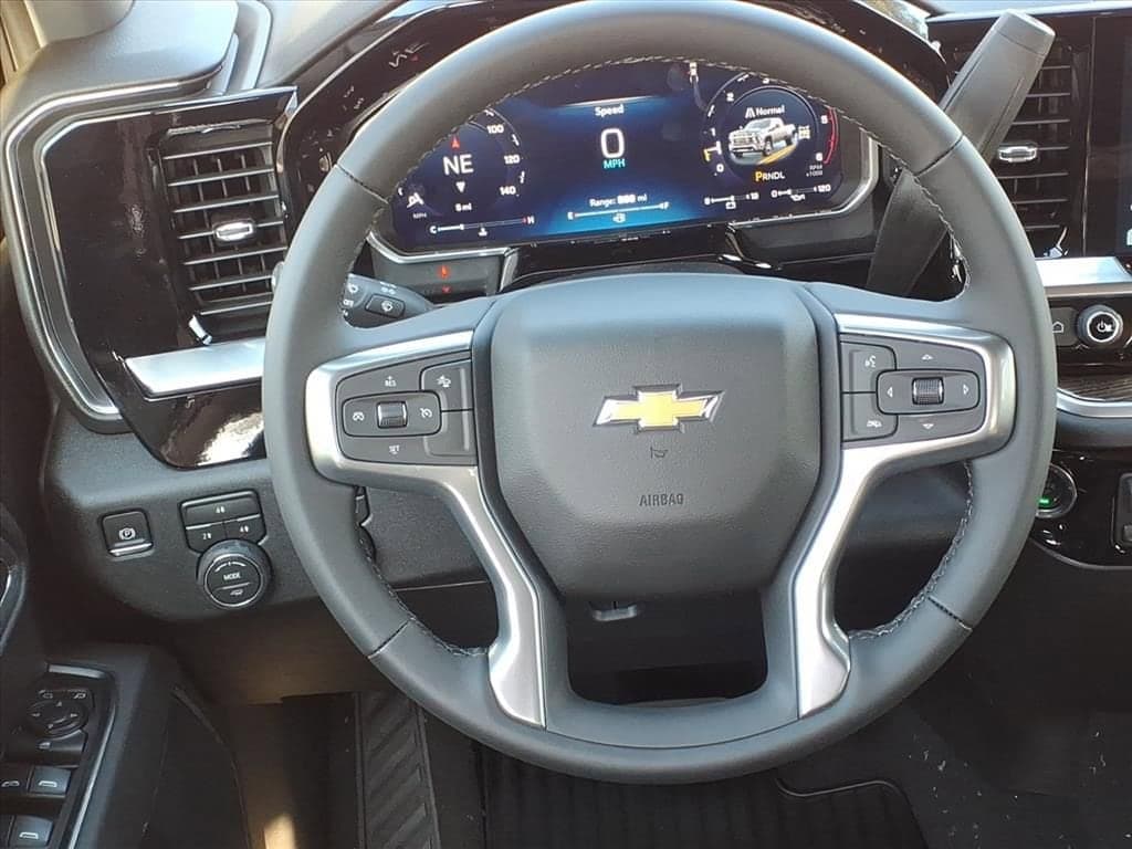 2026 Chevrolet Silverado 3500 HD Chassis Cab - Image 25