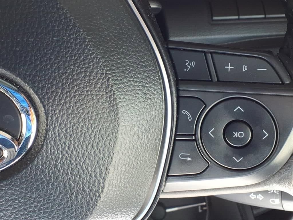 2025 Toyota Corolla - Image 28
