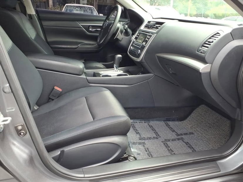 2017 Nissan Altima - Image 15