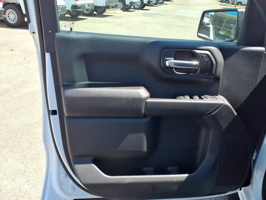 2026 Chevrolet Silverado 1500 - Image 9