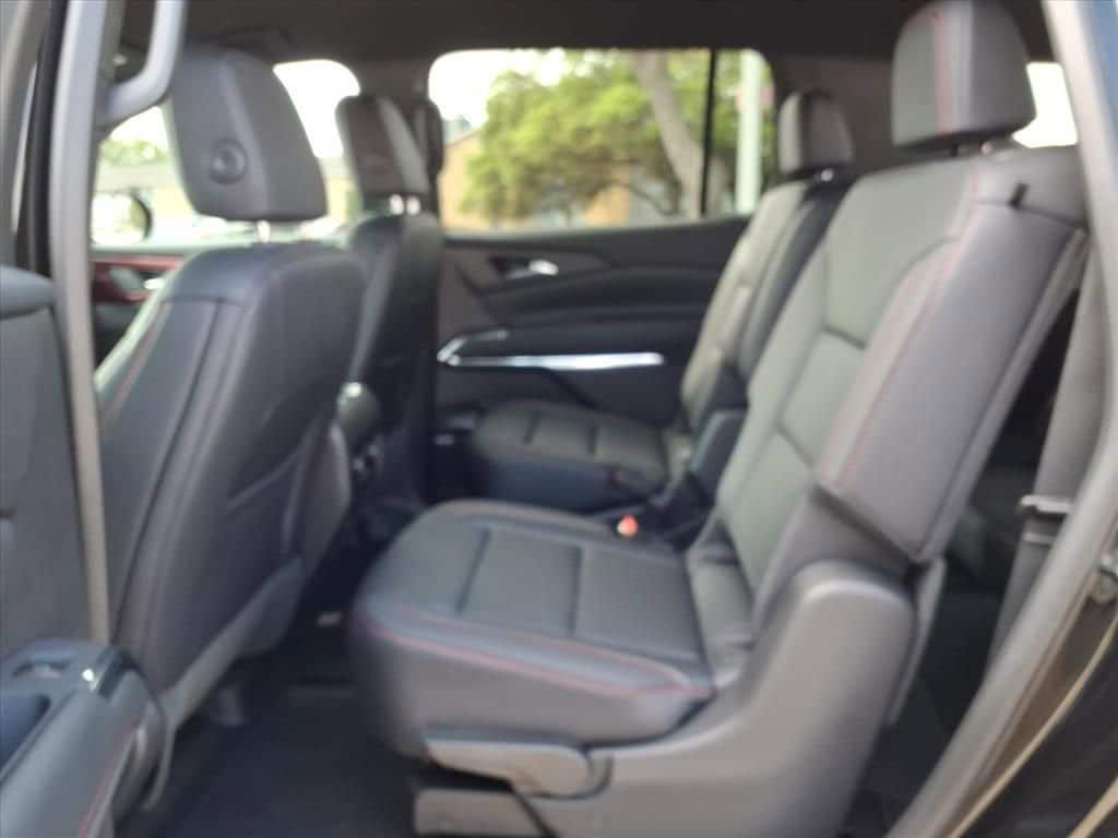 2026 Chevrolet Traverse - Image 11