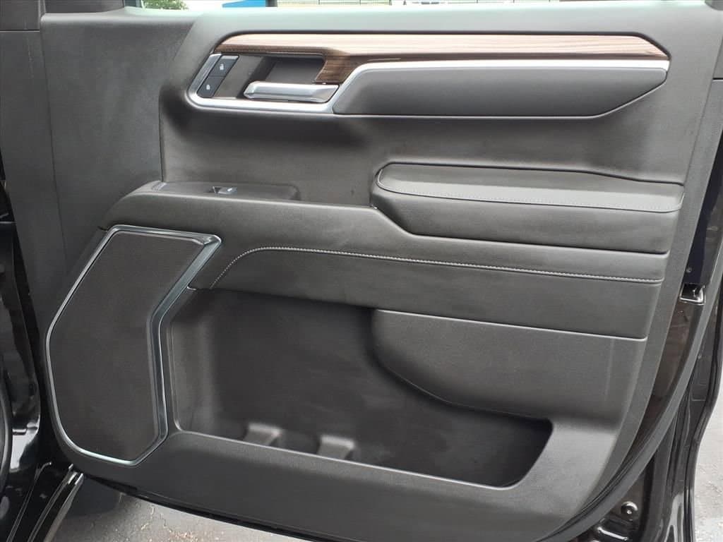 2024 Chevrolet Silverado 1500 - Image 17