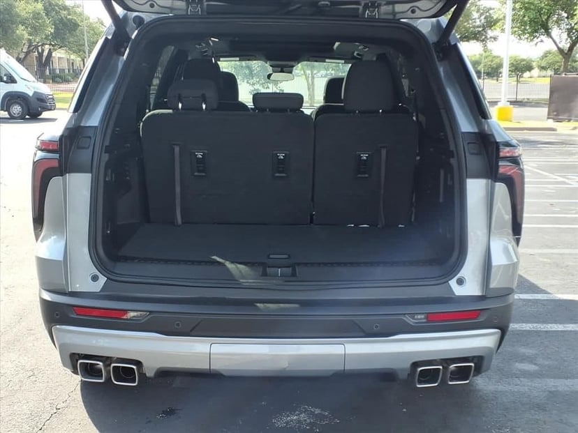 2025 Chevrolet Traverse - Image 11