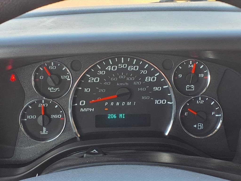 2025 Chevrolet Express Cutaway 3500 - Image 21