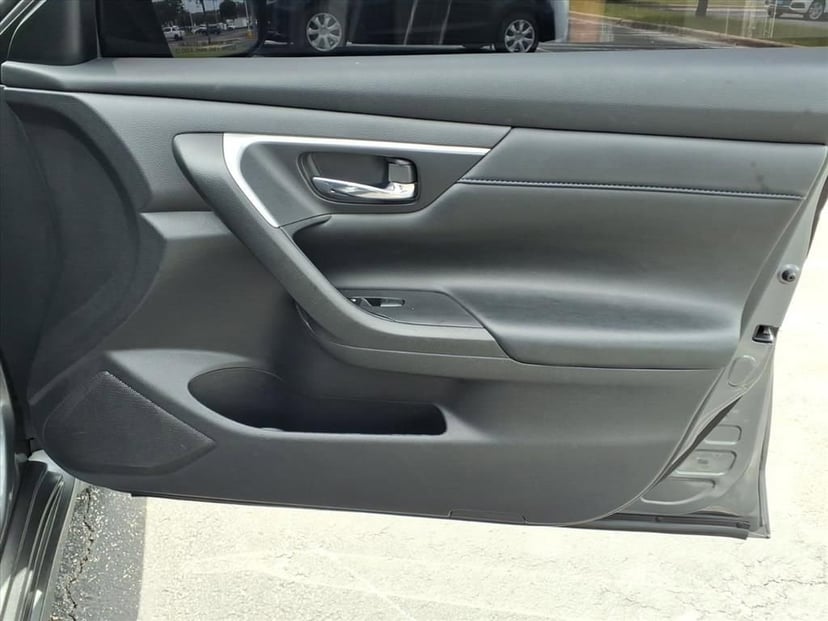 2017 Nissan Altima - Image 14