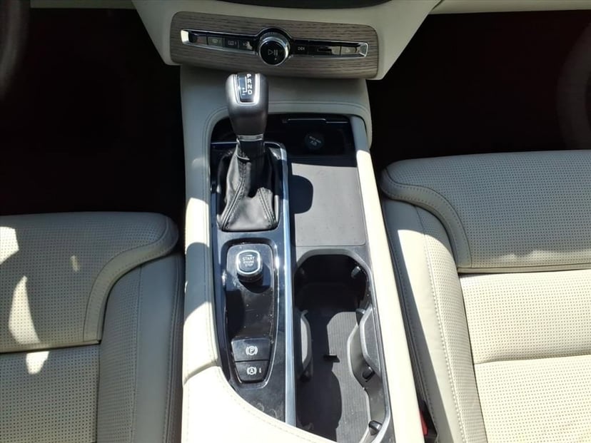 2022 Volvo XC90 - Image 20