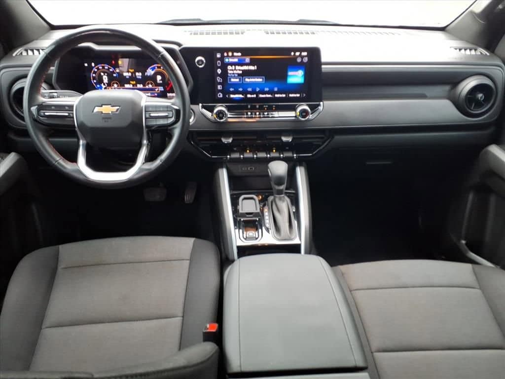 2025 Chevrolet Colorado - Image 18